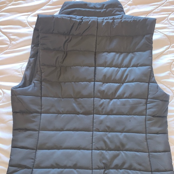 Comfy Grey Vest! - Picture 2 of 3